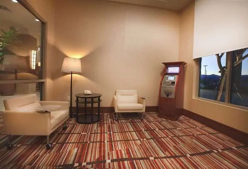 ホテル Embassy Suites Palmdale