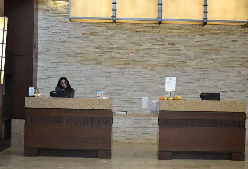 ホテル Embassy Suites Palmdale