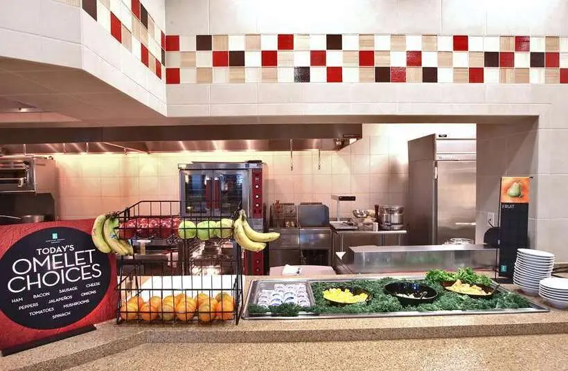 ホテル Embassy Suites Palmdale