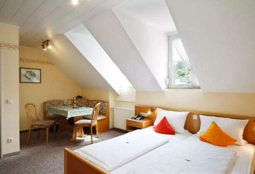 בית מלון כפרי Gästehaus Weingut  Fröhliches Weinfass