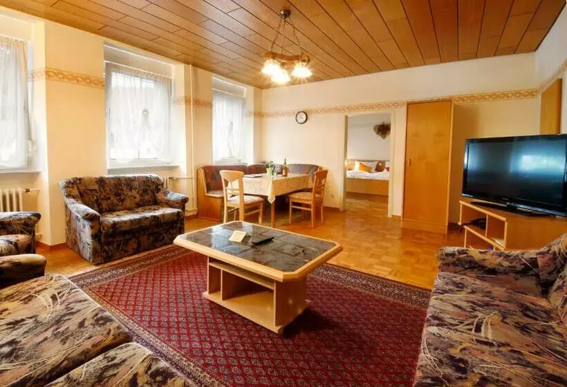 בית מלון כפרי Gästehaus Weingut  Fröhliches Weinfass