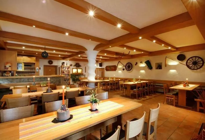 בית מלון כפרי Gästehaus Weingut  Fröhliches Weinfass