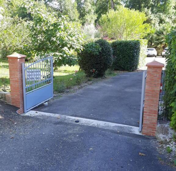 בית מלון כפרי Hostellerie De La Roseraie