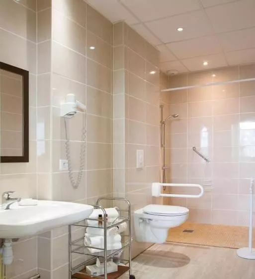 Отель Hostellerie De La Roseraie