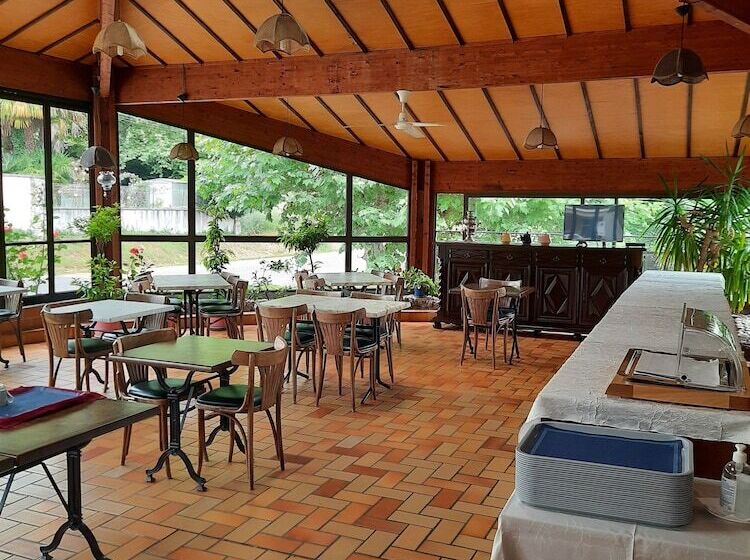 בית מלון כפרי Hostellerie De La Roseraie