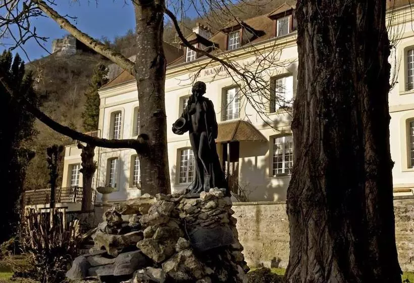 호텔 Hôtel Les 3 Falaises