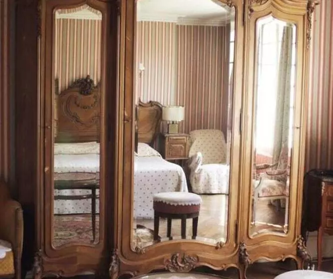 호텔 Hôtel Les 3 Falaises