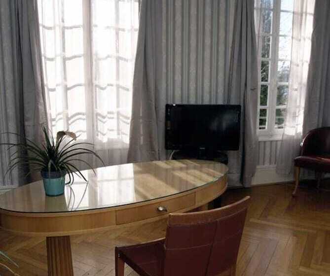 ホテル Hôtel Les 3 Falaises