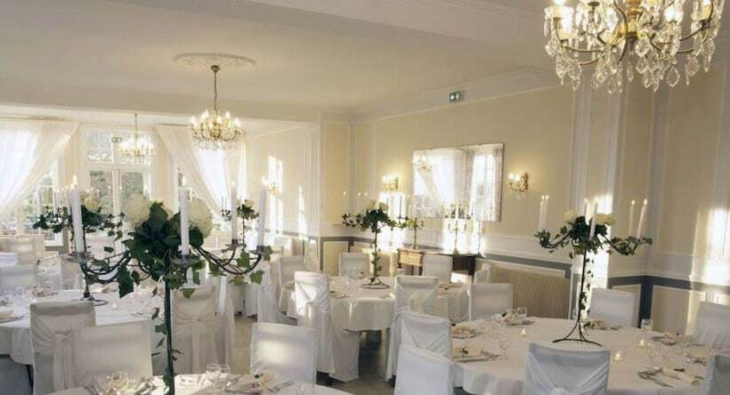 ホテル Hôtel Les 3 Falaises