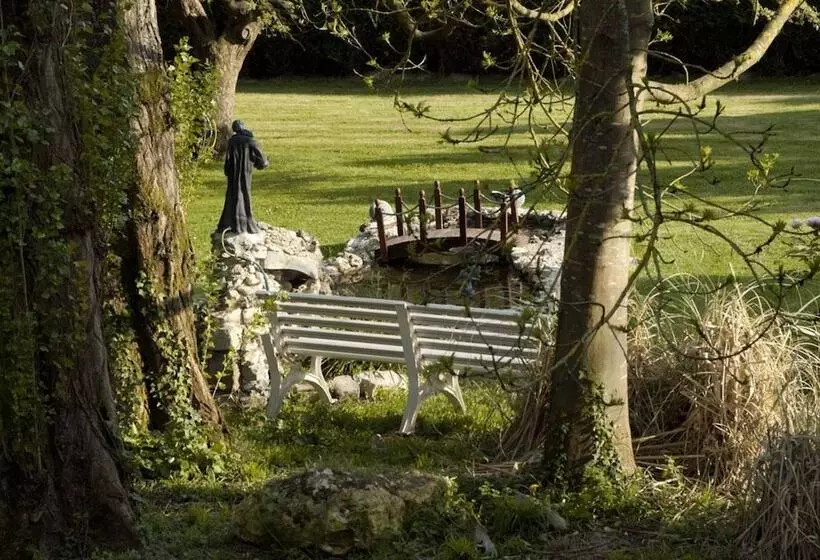 호텔 Hôtel Les 3 Falaises