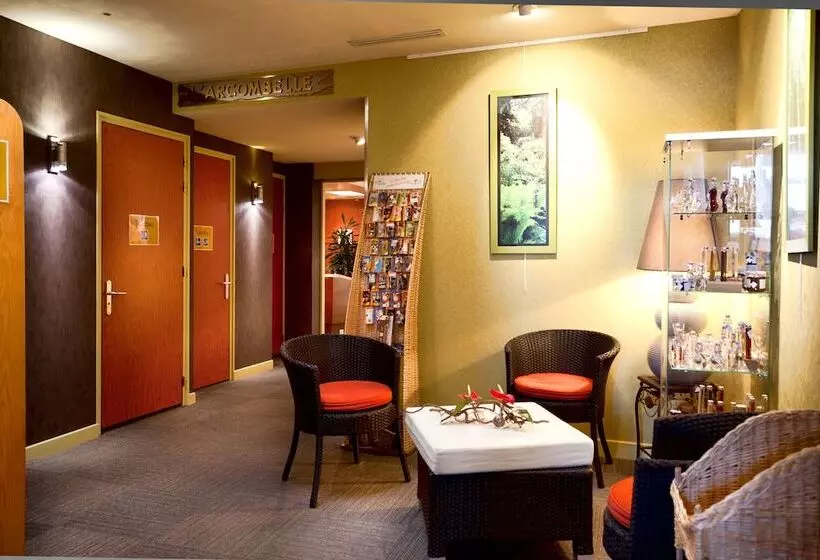 Отель Logis Hôtel & Restaurant Arcombelle