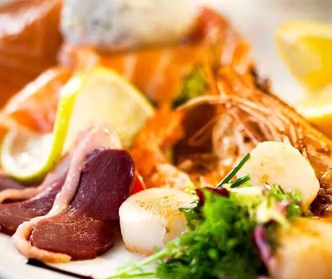 Отель Logis Hôtel & Restaurant Arcombelle