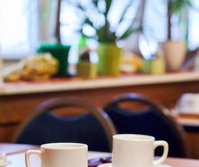 Отель Logis Hôtel & Restaurant Arcombelle