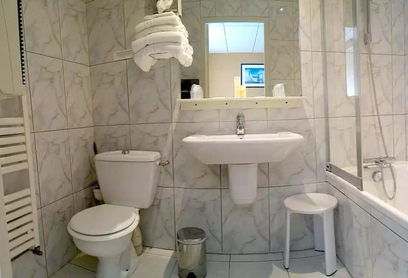 Отель Logis Hôtel & Restaurant Arcombelle