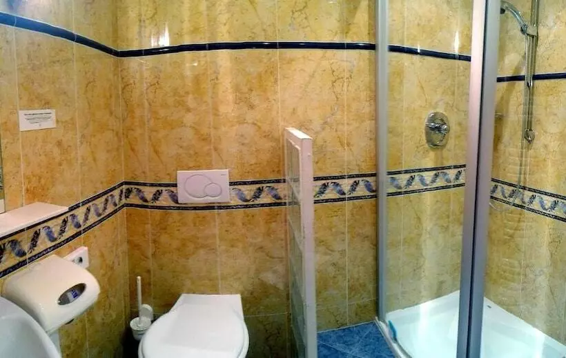 Отель Logis Hôtel & Restaurant Arcombelle