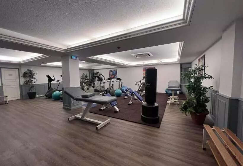 Szálloda Logis Hôtel Spa La Poste