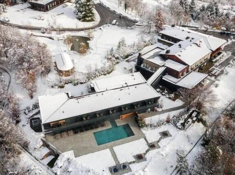 בית מלון כפרי Piajo Resort