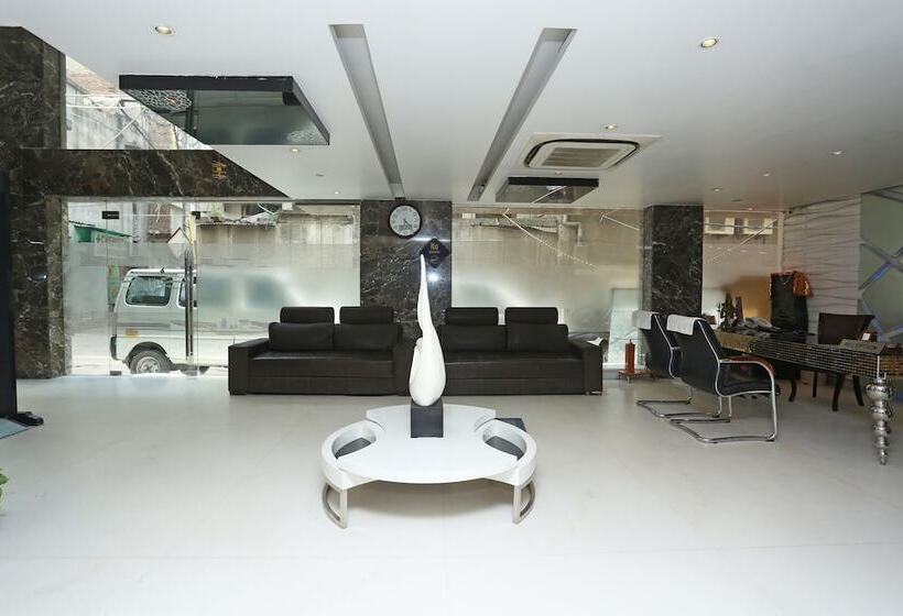 Staybook Hotel Uppal International