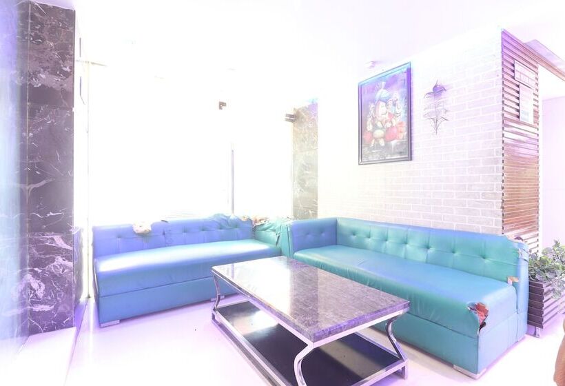 Staybook Hotel Uppal International