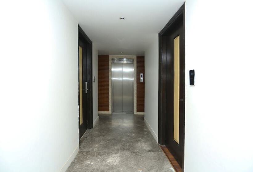 Staybook Hotel Uppal International