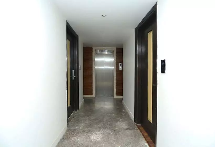 Staybook Hotel Uppal International