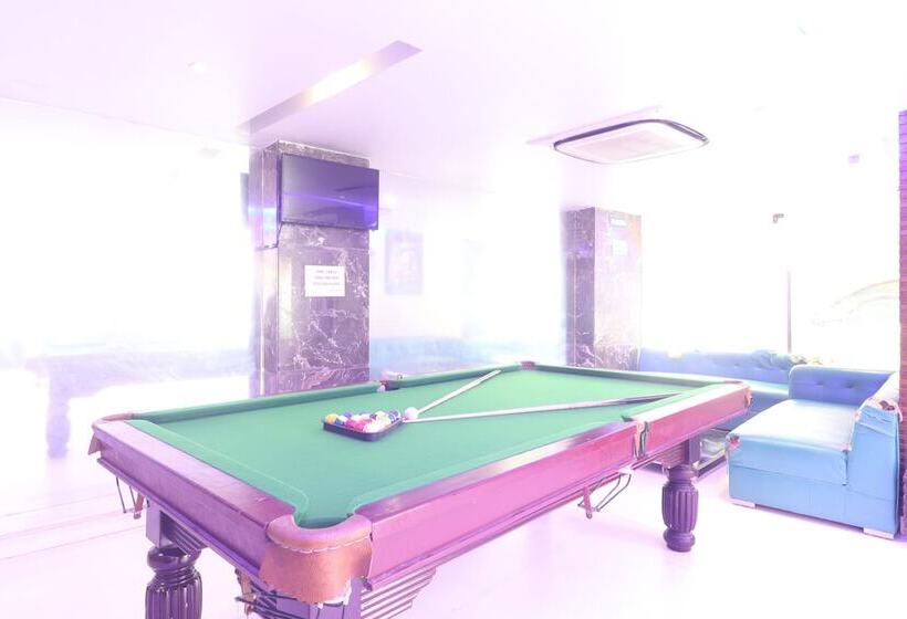 Staybook Hotel Uppal International