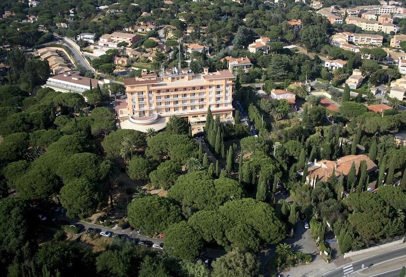 Отель Village Club   Les Issambres   Val D Esquières By Miléade