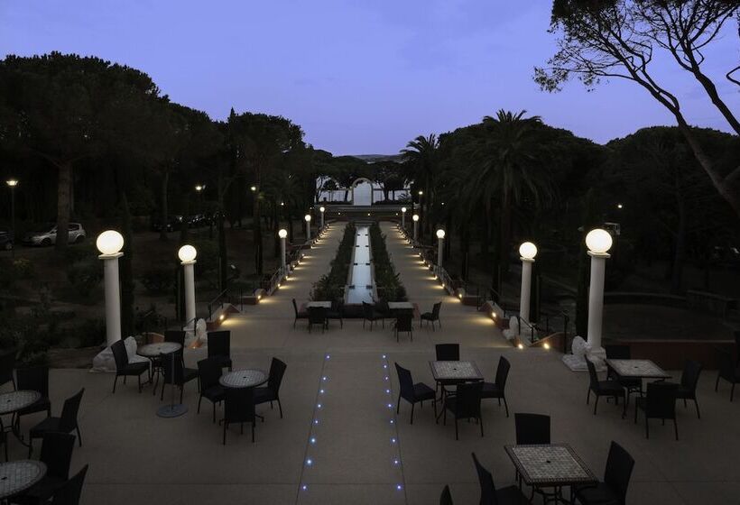 Отель Village Club   Les Issambres   Val D Esquières By Miléade