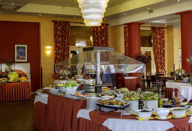 Отель Village Club   Les Issambres   Val D Esquières By Miléade