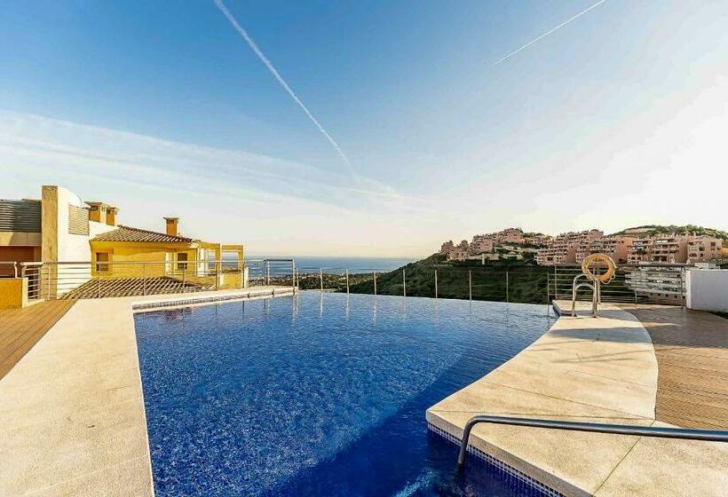66 Apartment With Stunning Views In Calahonda, Mijas
