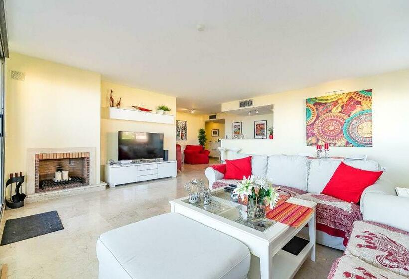 66 Apartment With Stunning Views In Calahonda, Mijas