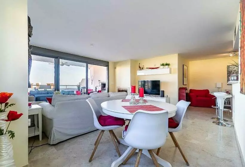 66 Apartment With Stunning Views In Calahonda, Mijas