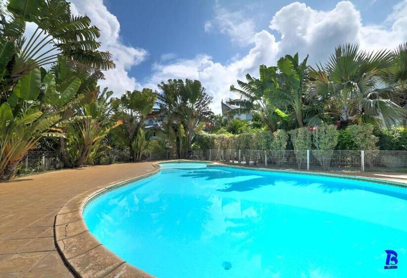 Appt Léo Avec Piscine Et Jardinet, 4 Personnes Situé à La Saline Les Bains