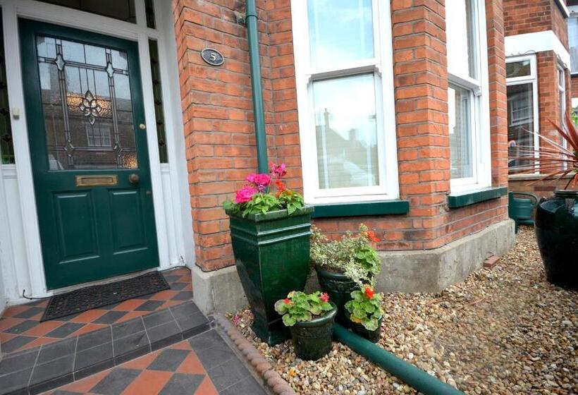 Luxurious Victorian Home By The Sea   Myana House