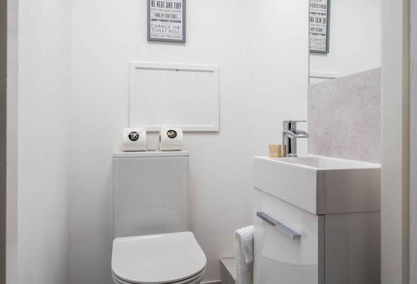 Marlborough Court   Donnini Apartments