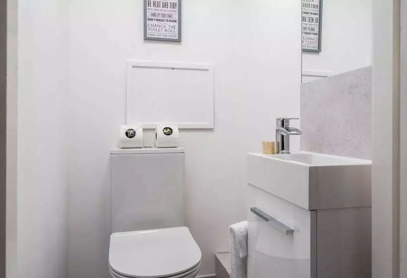 Marlborough Court   Donnini Apartments