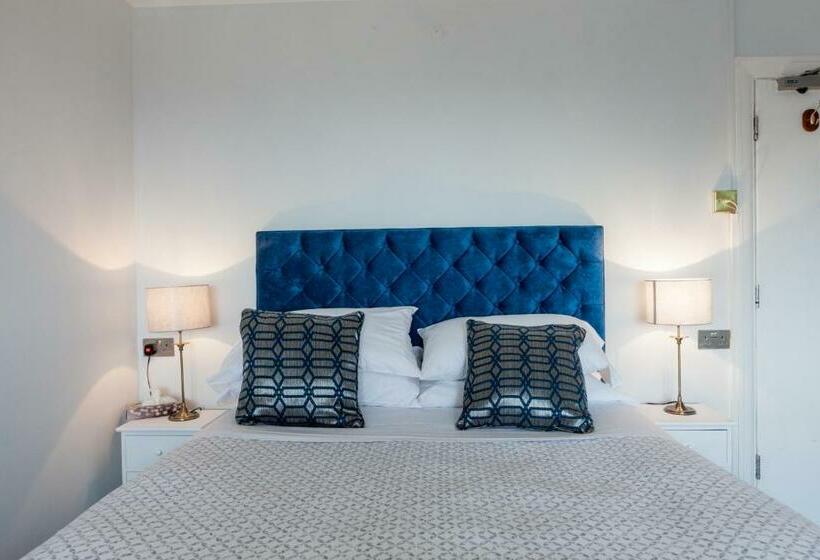 بنسيون Fern Lodge Guesthouse