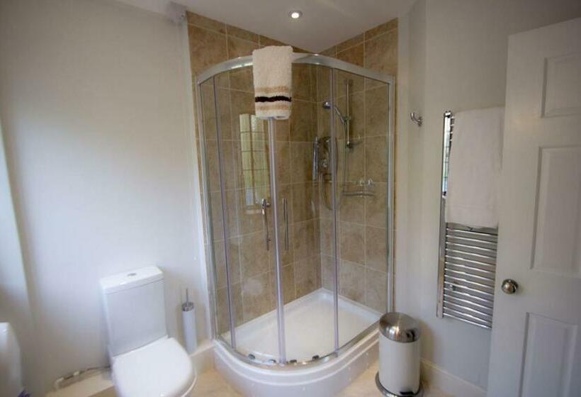 بنسيون Fern Lodge Guesthouse