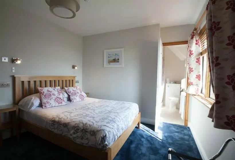 ペンション Fern Lodge Guesthouse