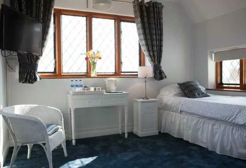 ペンション Fern Lodge Guesthouse