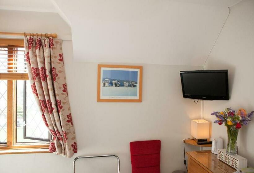 بنسيون Fern Lodge Guesthouse