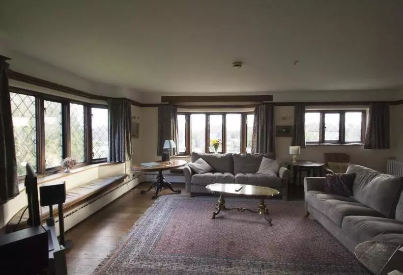 ペンション Fern Lodge Guesthouse