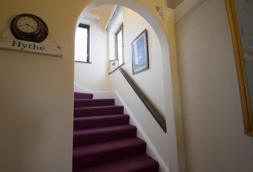 بنسيون Fern Lodge Guesthouse