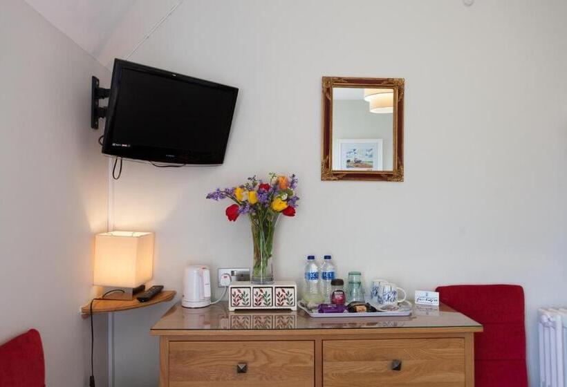 بنسيون Fern Lodge Guesthouse