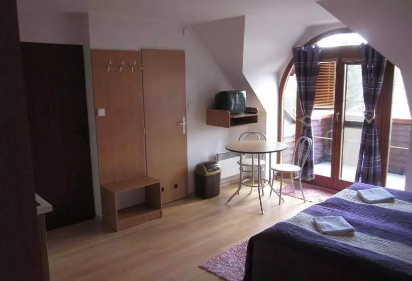 Majatalo Penzion Real