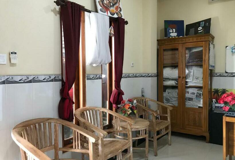 פנסיון They Oenk Gek Manik Homestay