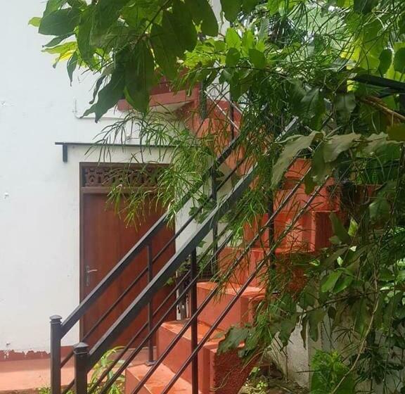 Bed and Breakfast Damanthi Villa