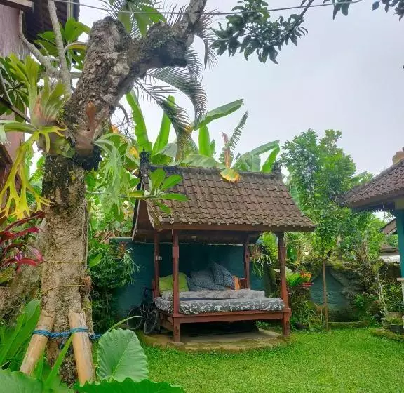 Majatalo Medewi Surf And Stay