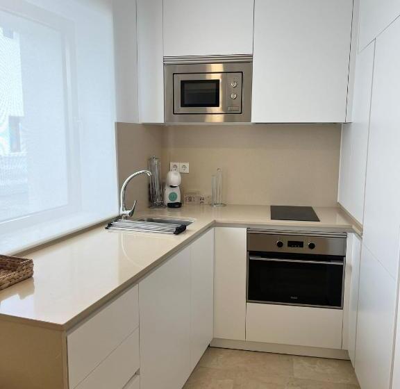 2 Jj E Hijos Conil Sl