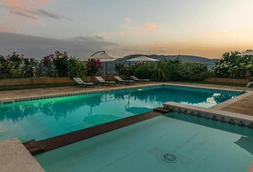 Casal Parro 6, Emma Villas